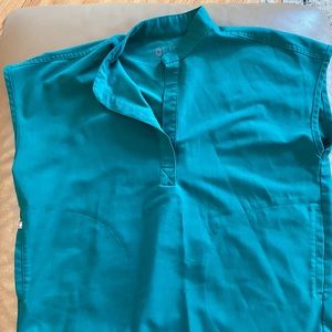 Figs Rafaela Scrub Top in Hunter Green - XXS